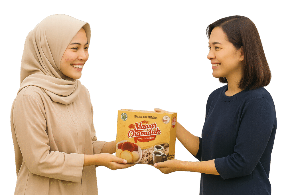 Seorang wanita sedang memberikan kamir
